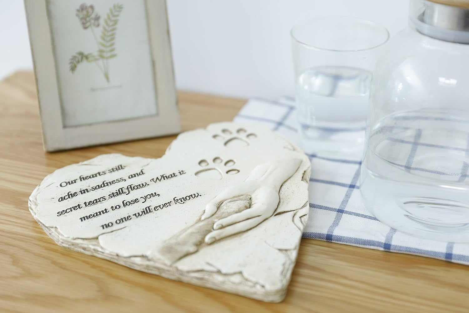 New York Dog Pet Memorial Stones, Hand-Painted Heart-Shaped Loss of Pet Dog Memorial Gifts with Sympathy Poem and Paw in Hand Design, (White)